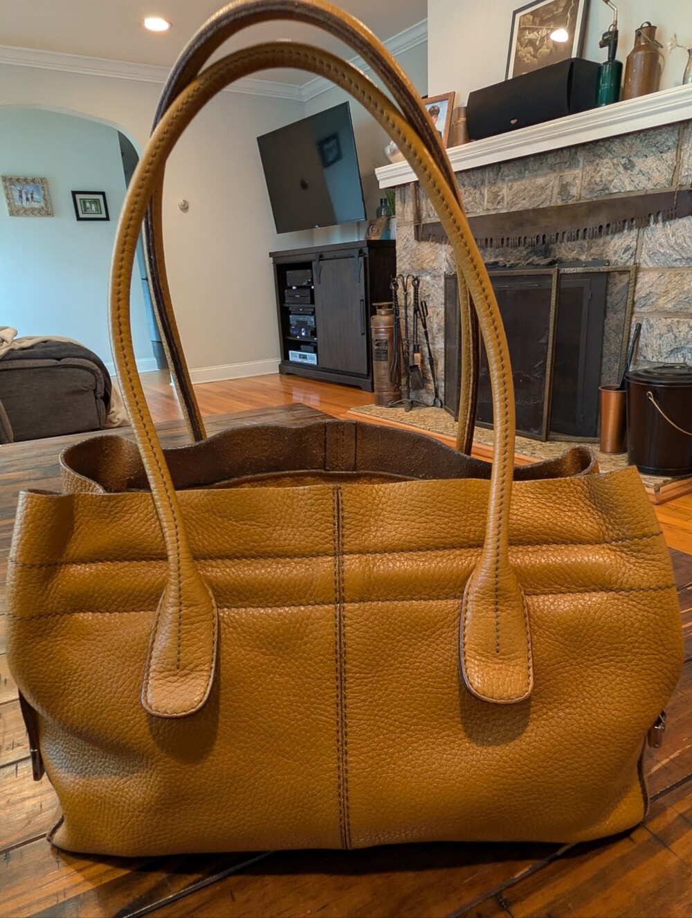 Tod's D-bag Pebbled Leather Tote - Picture 2 of 13